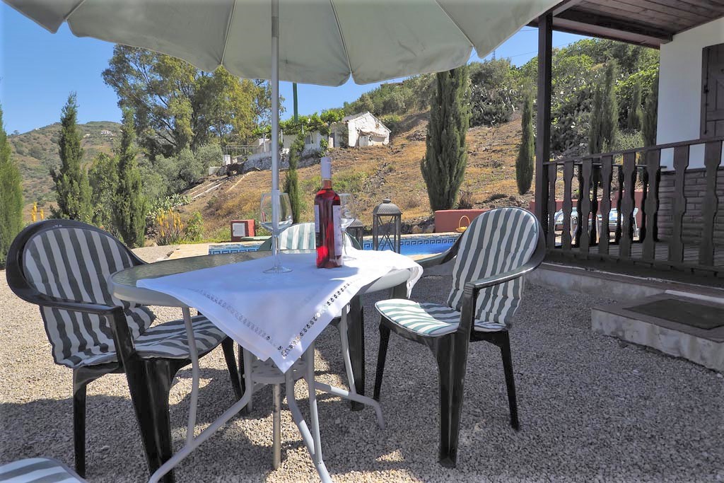 Ferienhaus mit privatem Pool und Meerblick in Algarrobo, Andalusien.