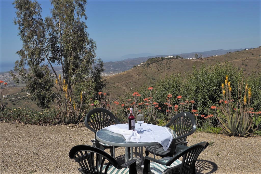 Vakantiewoning met privé zwembad en zeezicht in Algarrobo, Andalusie.