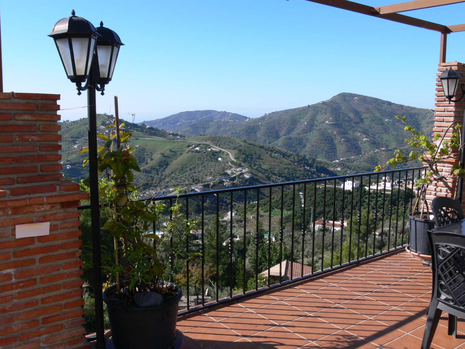 Precioso y espacioso Cortijo con precioso jardín y piscina privada en la zona de Frigiliana, Sur de España