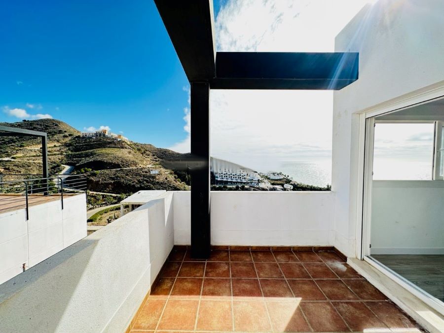 Luxury villas with modern styles in the Balcones del Peñoncillo urbanization in Torrox Costa.