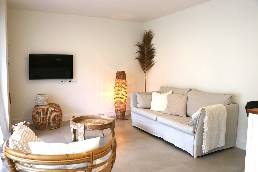 Nouvel appartement luxueusement fini dans un complexe à petite échelle pour de merveilleuses vacances à la plage à Nerja, dans le sud de l’Espagne.