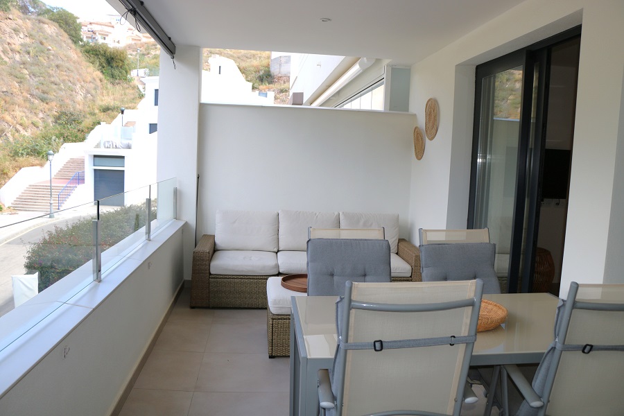 New luxuriously finished apartment in a small-scale complex for a wonderful beach holiday in Nerja, southern Spain.