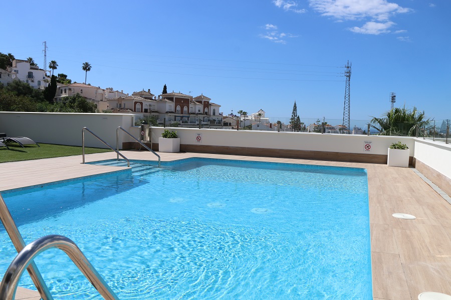 New luxuriously finished apartment in a small-scale complex for a wonderful beach holiday in Nerja, southern Spain.