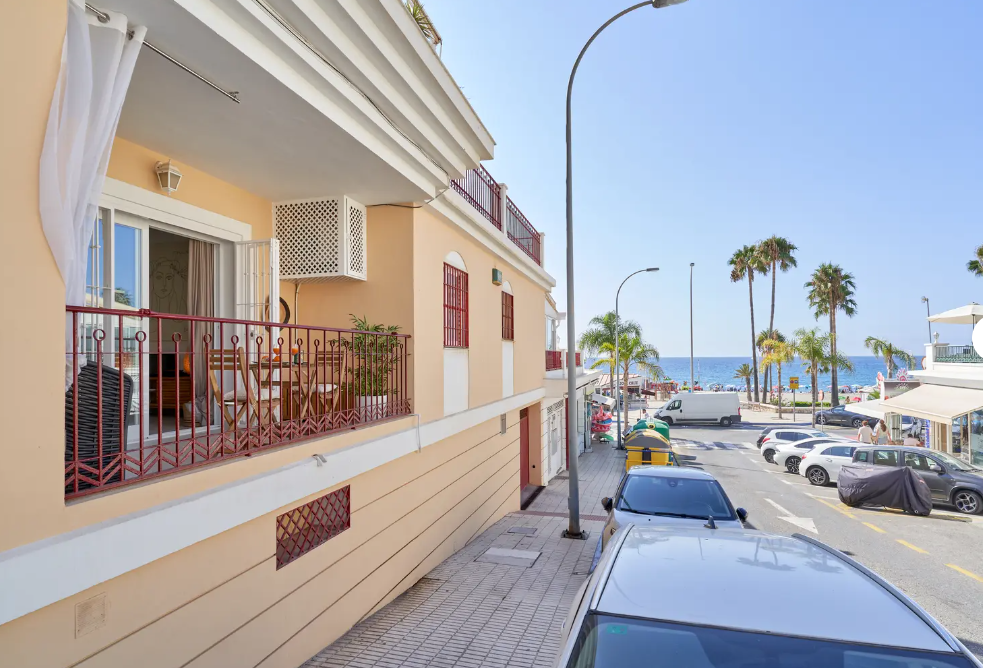 Fantastische 1-Zimmer-Wohnung nur einen Steinwurf vom berühmten Strand von Burriana in Nerja entfernt!