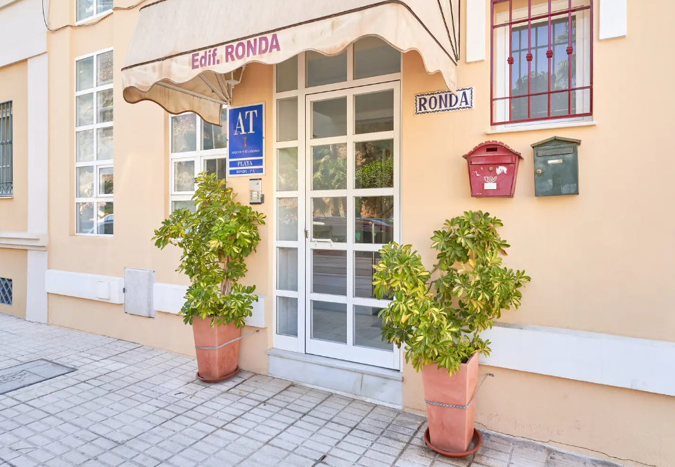 Fantastische 1-Zimmer-Wohnung nur einen Steinwurf vom berühmten Strand von Burriana in Nerja entfernt!