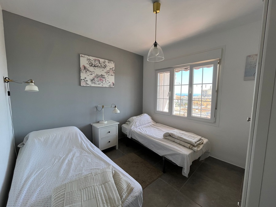 Appartement moderne entièrement rénové à 5 minutes à pied de la plage de Burriana et du centre de Nerja