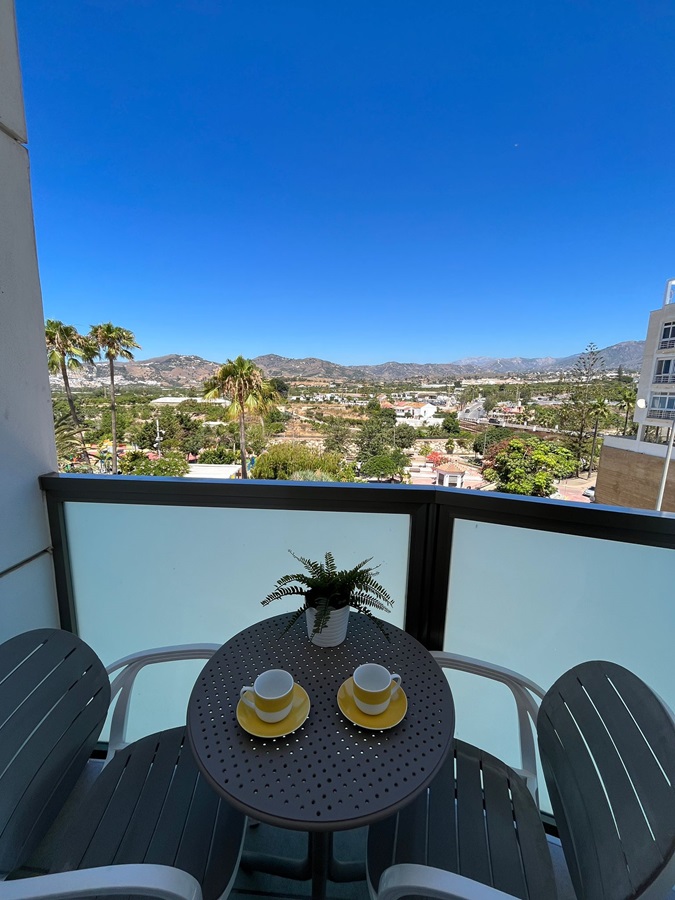 Exclusif à Villandalux, penthouse dans le centre de Nerja avec une vue magnifique sur la mer et un jacuzzi