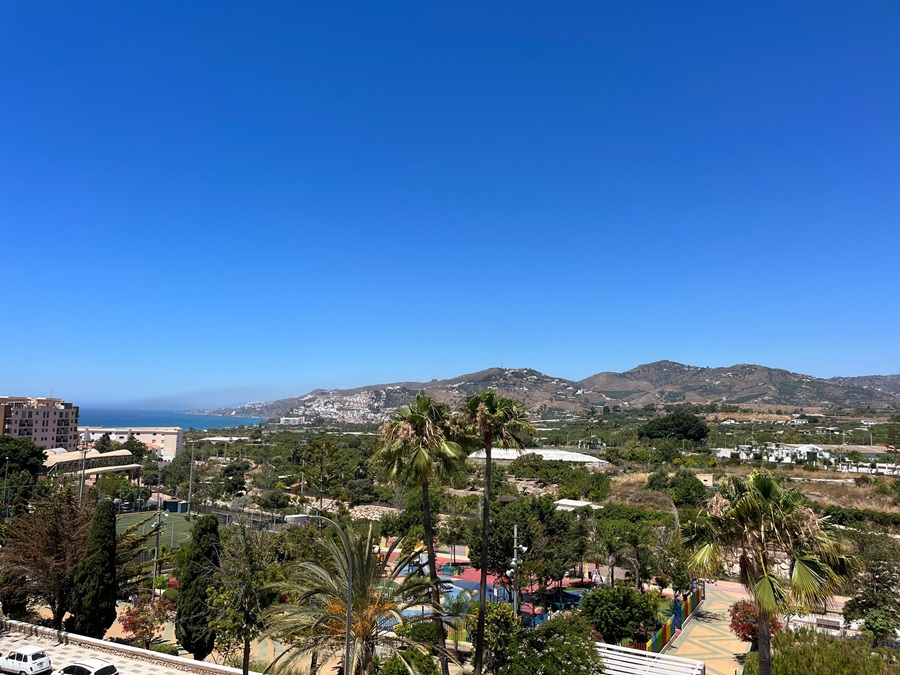 Exclusif à Villandalux, penthouse dans le centre de Nerja avec une vue magnifique sur la mer et un jacuzzi