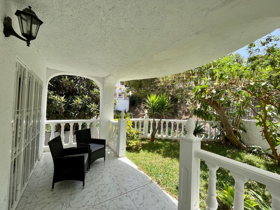 Exclusive of Villandalux, villa with private pool 500 meters from the Burriana beach.