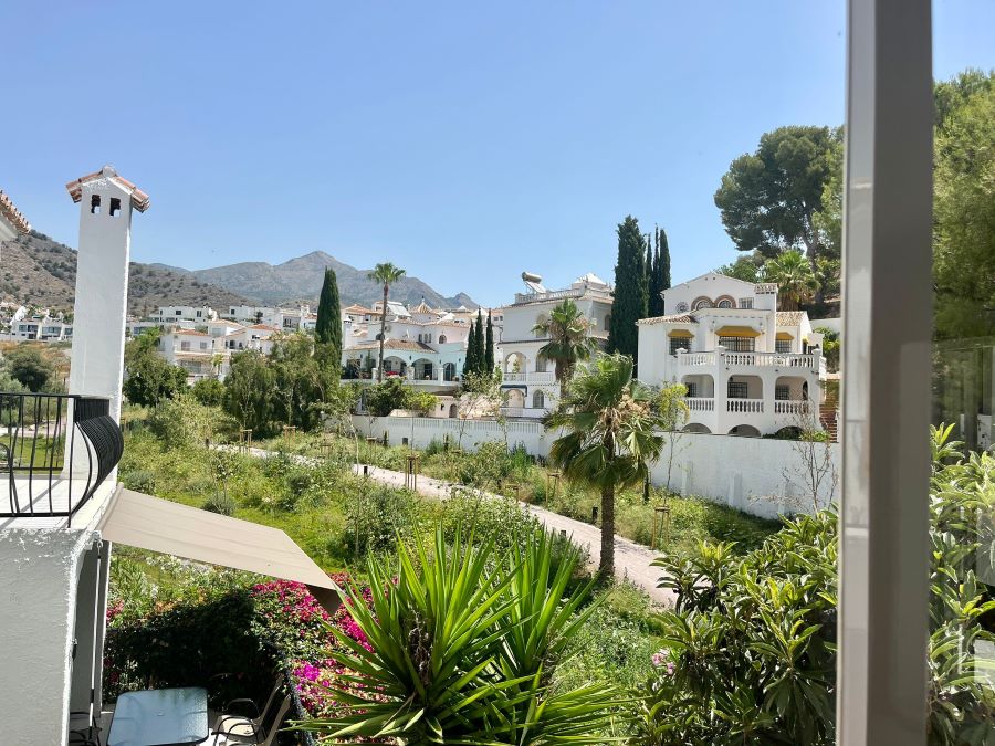 Exklusiv in Villandalux, Villa mit privatem Pool 500 Meter vom Strand von Burriana entfernt.