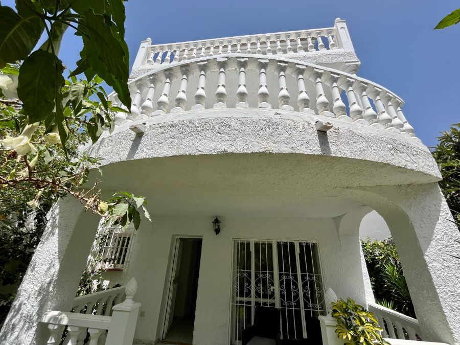 Eksklusivt for Villandalux, villa med privat basseng 500 meter fra Burriana-stranden.