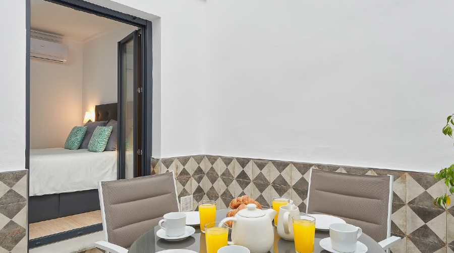 Deux appartements indépendants rénovés dans une maison de ville dans le centre de Nerja