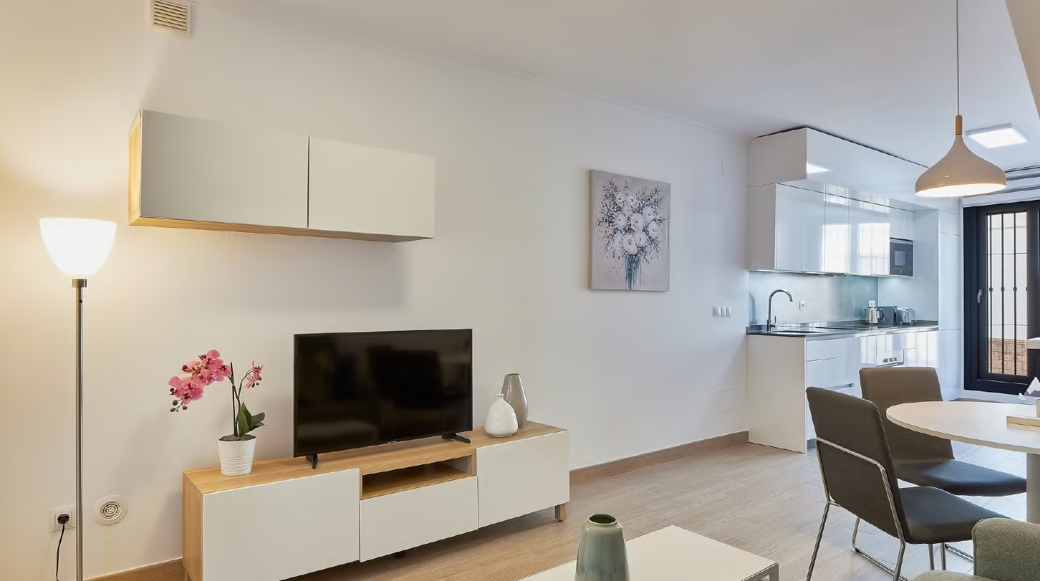 Deux appartements indépendants rénovés dans une maison de ville dans le centre de Nerja