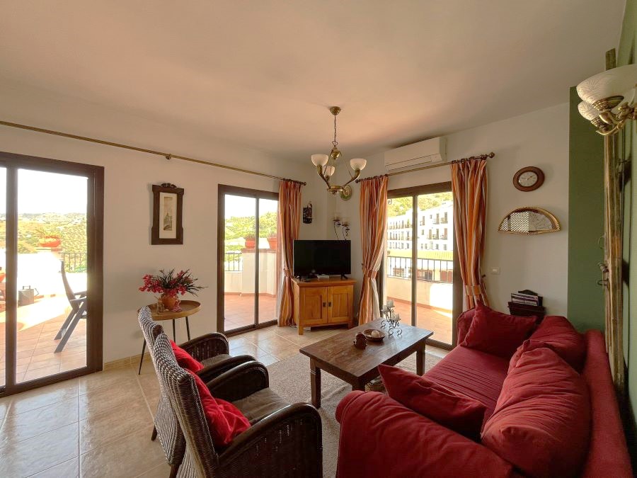 Exclusive of Villandalux, apartment in Frigiliana with beautiful mountain views.