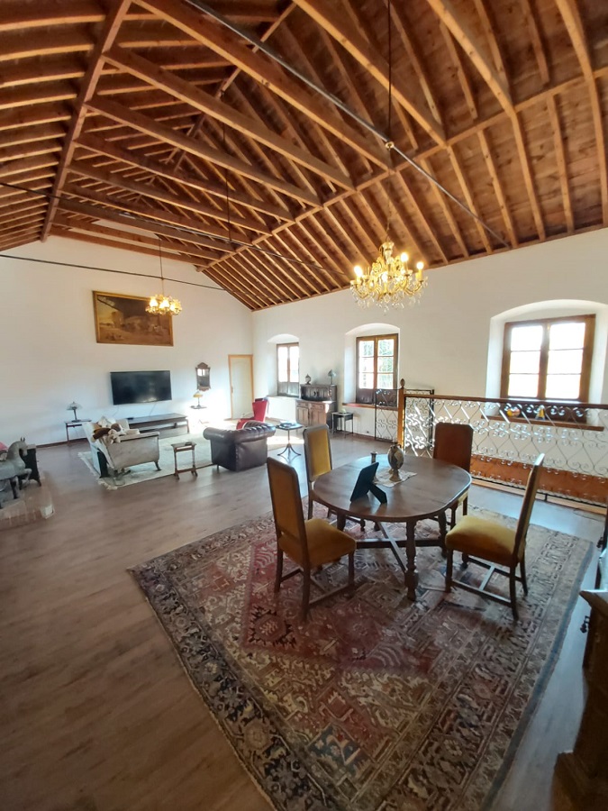 Característica especial casa unifamiliar en Nerja con 4 amplios dormitorios, 3 baños y piscina privada.