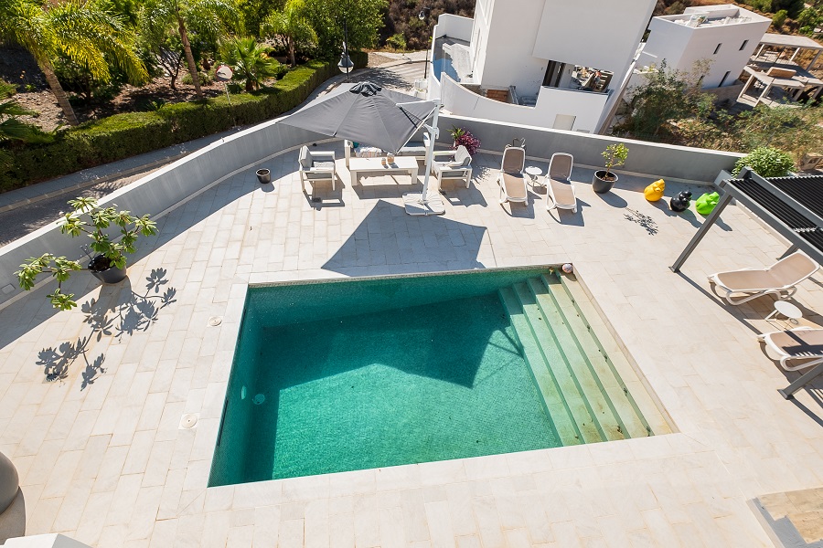 Luxusvilla mit Swimmingpool, Meerblick und 2 separaten Apartments