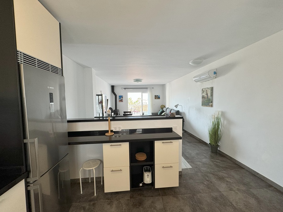 Lovely townhouse that consists of the main part and a separate apartment located in the popular area of Punta Lara in Nerja.