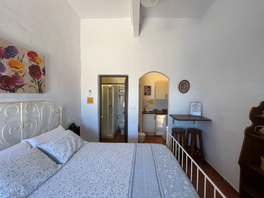 Goede kans voor investeerders. 7 studio's in Vélez-Malaga met zwembad en uitzicht op de bergen.