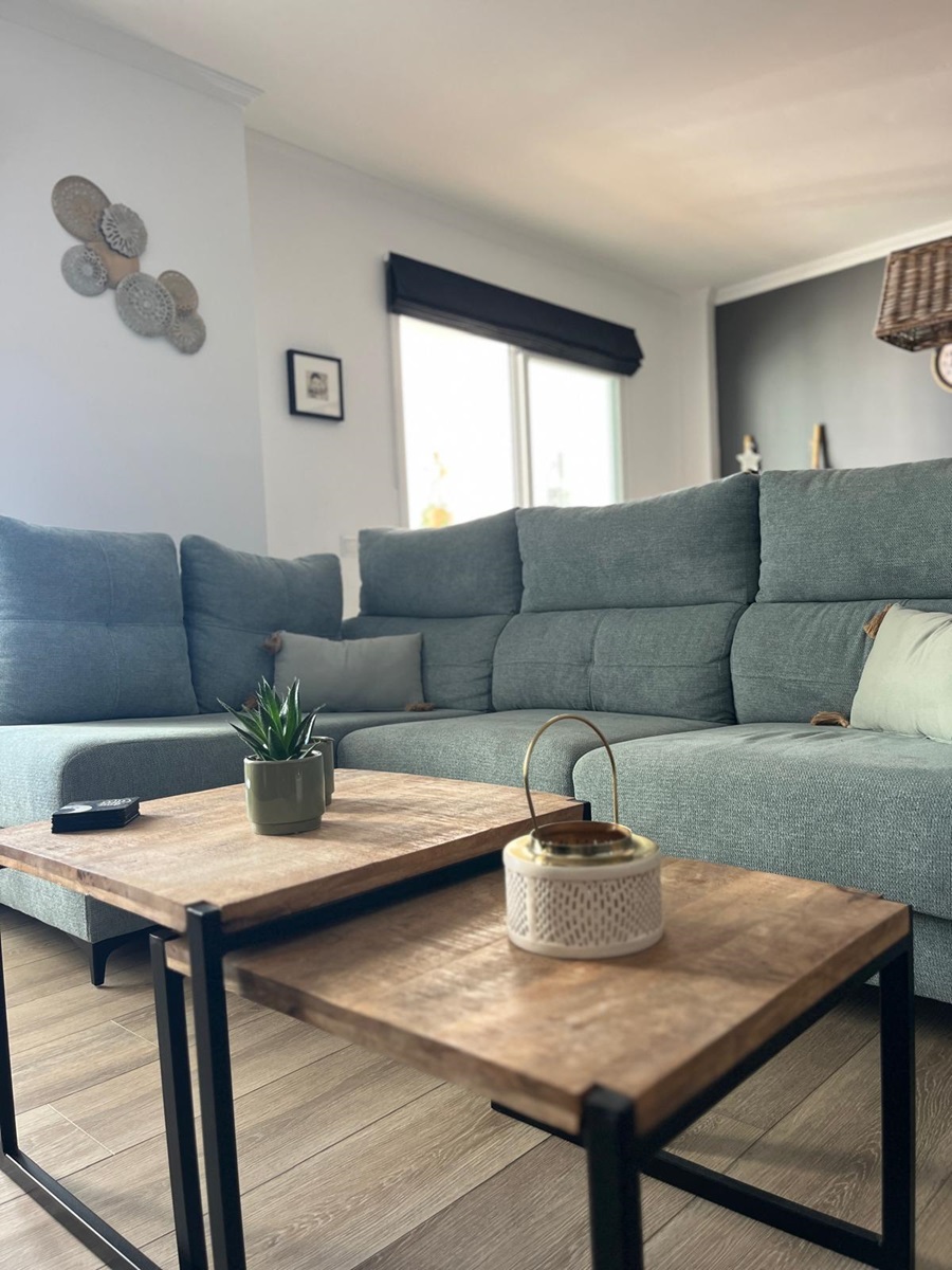 Deux appartements situés l’un en dessous de l’autre avec de belles vues sur la mer, une piscine commune et un garage à El Peñoncillo, Torrox