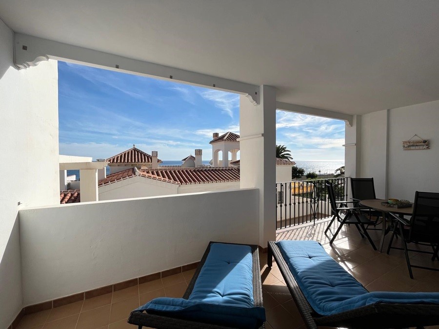 Zwei untereinander liegende Wohnungen mit herrlichem Meerblick, Gemeinschaftspool und Garagenplatz in El Peñoncillo, Torrox