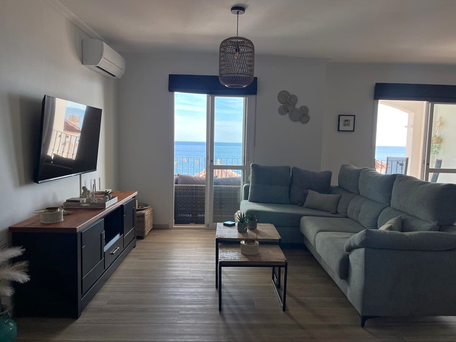 Two apartments located below each other with beautiful sea views, communal pool and garage space in El Peñoncillo, Torrox