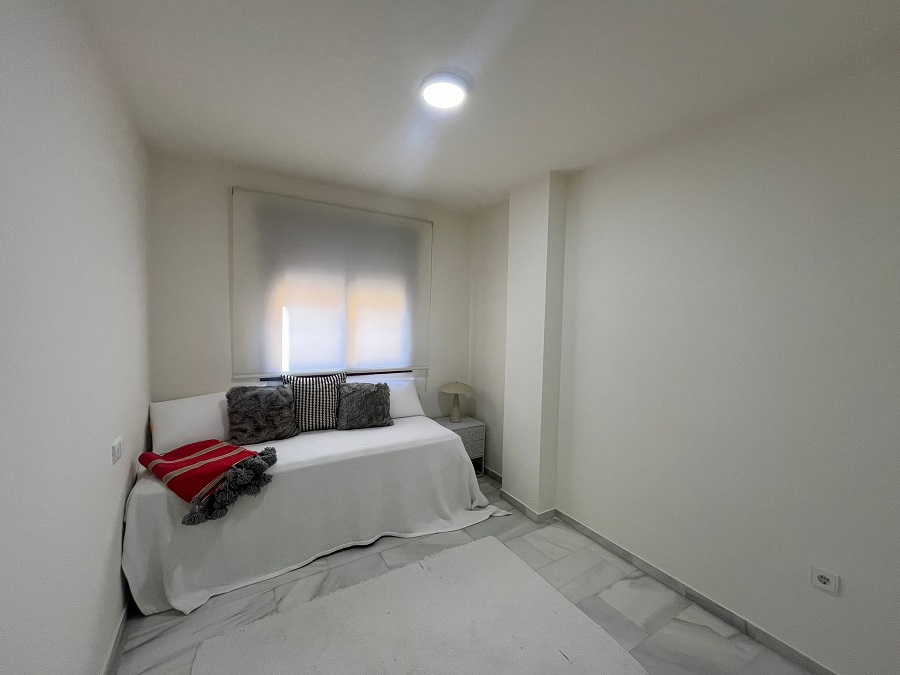 Apartamento con acabados de lujo en las afueras del centro de Nerja.