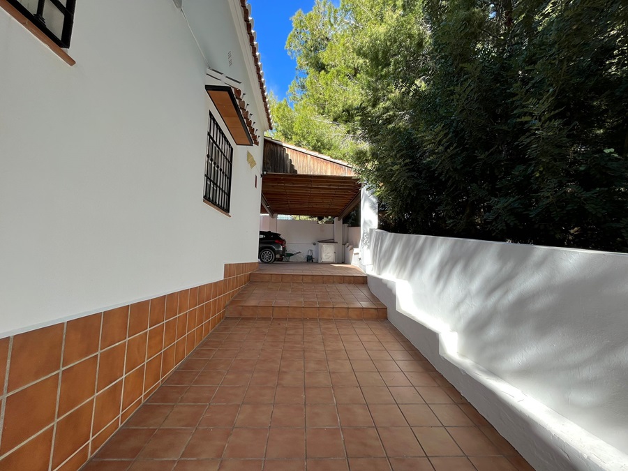 Villa de ensueño con piscina privada e increíbles vistas al mar en Los Almachares en Nerja.