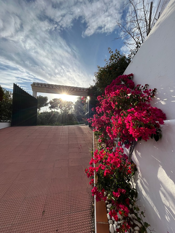 Villa de ensueño con piscina privada e increíbles vistas al mar en Los Almachares en Nerja.