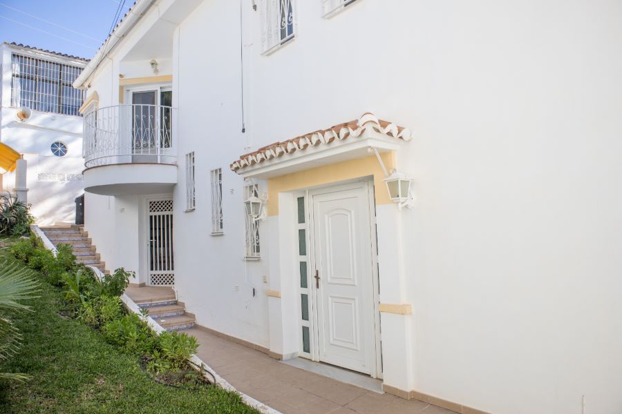 Maison individuelle avec piscine privée et vue incroyable sur la mer à Maro, Nerja