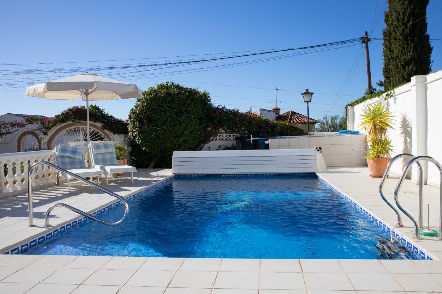 Fritliggende hus med privat pool og utrolig havudsigt i Maro, Nerja